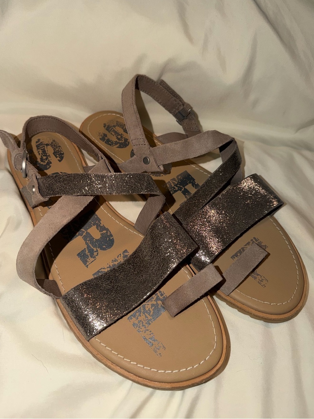 Sorel Women's Ella Criss-Cross Metallic Taupe-Strap Gladiator Sandals